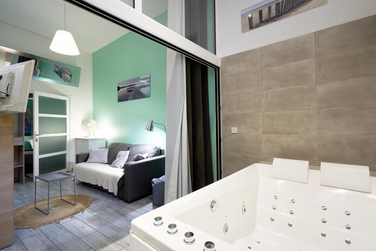 Wellkhome Appartements & Services Бордо Экстерьер фото